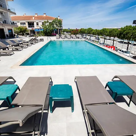 Bartu Hotel *